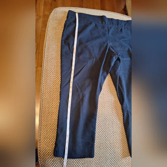 St John's Bay Black Elastic Waistband Capri Pants - Picture 5 of 13